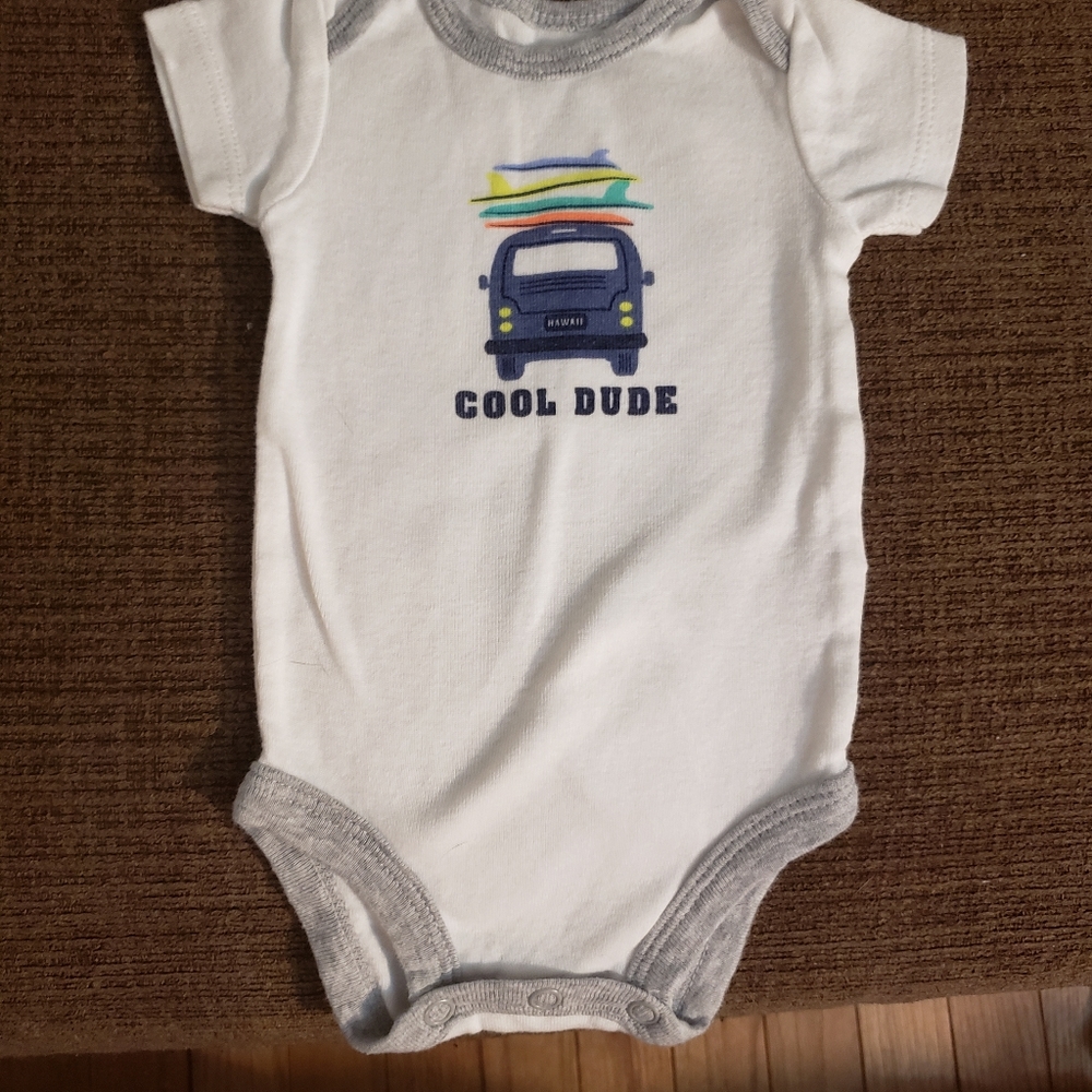 Carters onesie NB